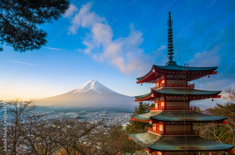 Fototapeta premium Mt. Fuji viewed from Chureito Pagoda