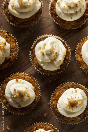 Homemade Carrot Cupcakes with Cream Cheese Frosting