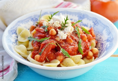pasta with tomato and chickpea sauce