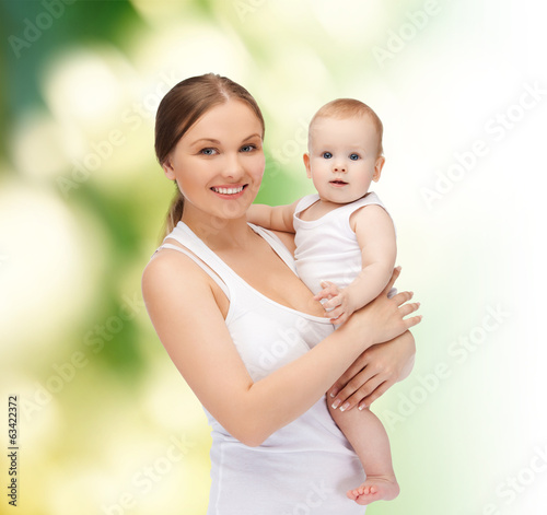 happy mother with adorable baby © Syda Productions