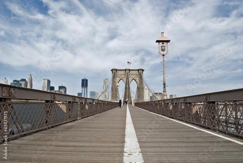on brooklyn bridge © kippis