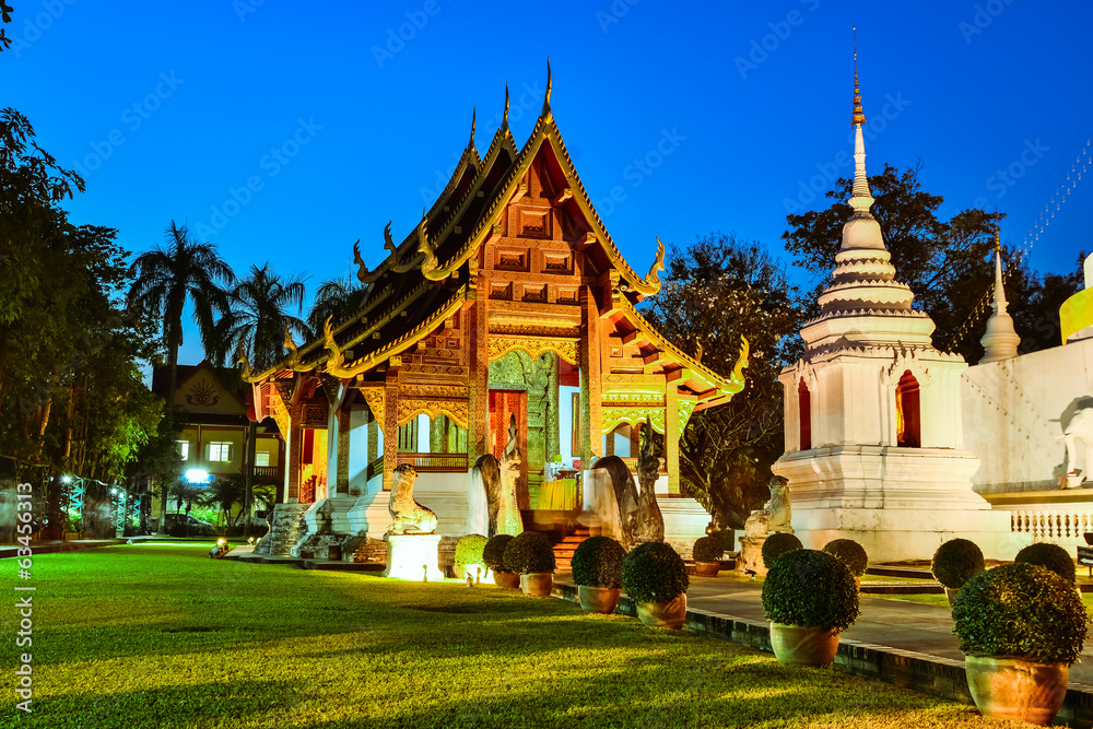 Fototapeta premium Świątynia Wat Phra Singh w Chiang Mai, Tajlandia