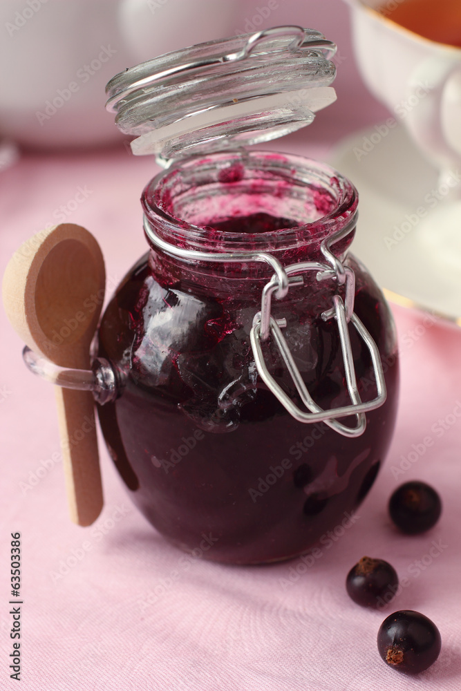 Black currant jam with tea