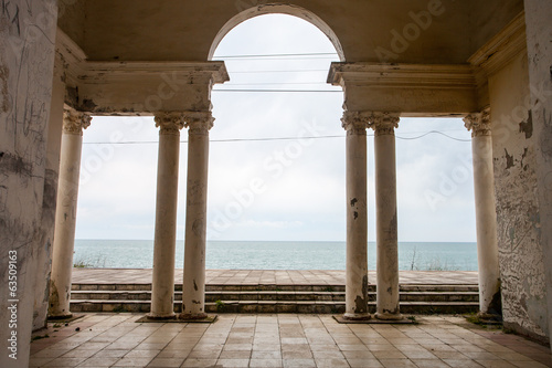 column sea view