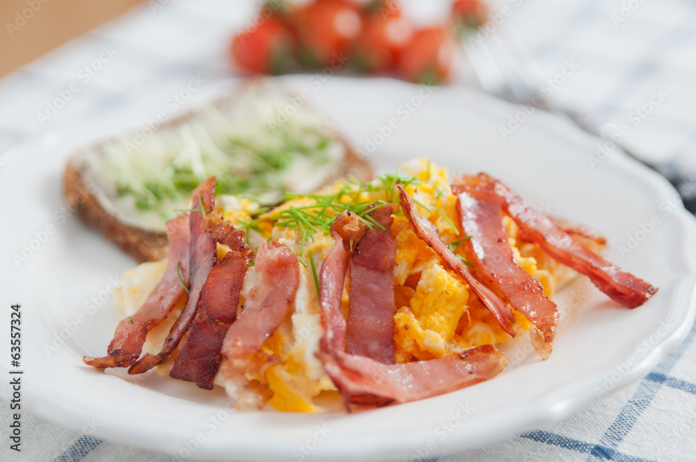 Rührei mit Speck Rührei mit Speck