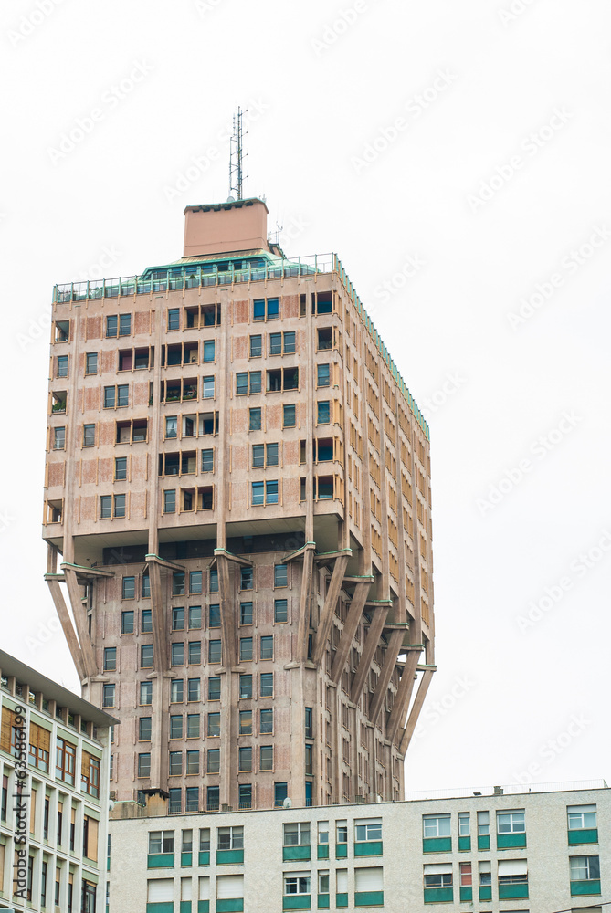Fototapeta premium Torre Velasca, edificio Milano