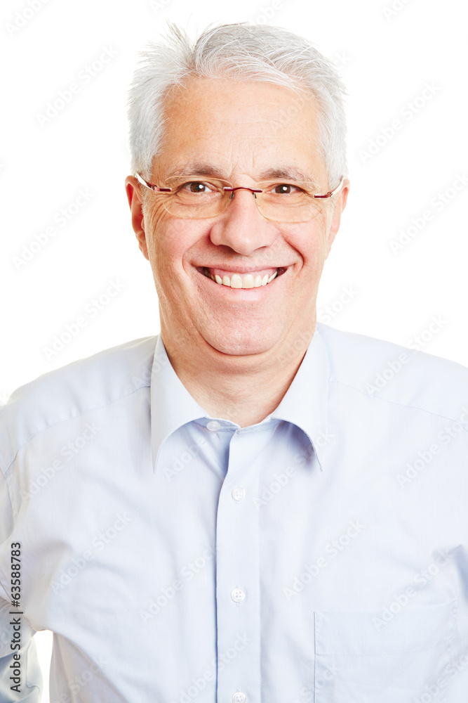 Lachender Senior von vorne Lachender Senior von vorne