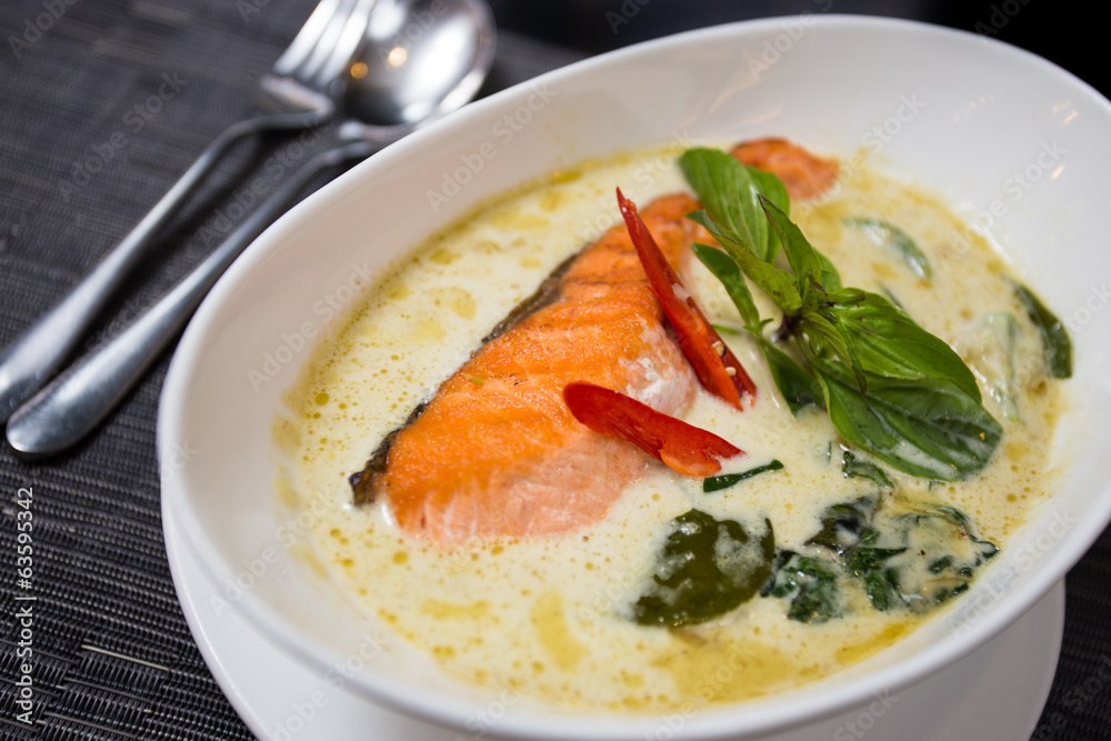 Green curry with grilled salmon
