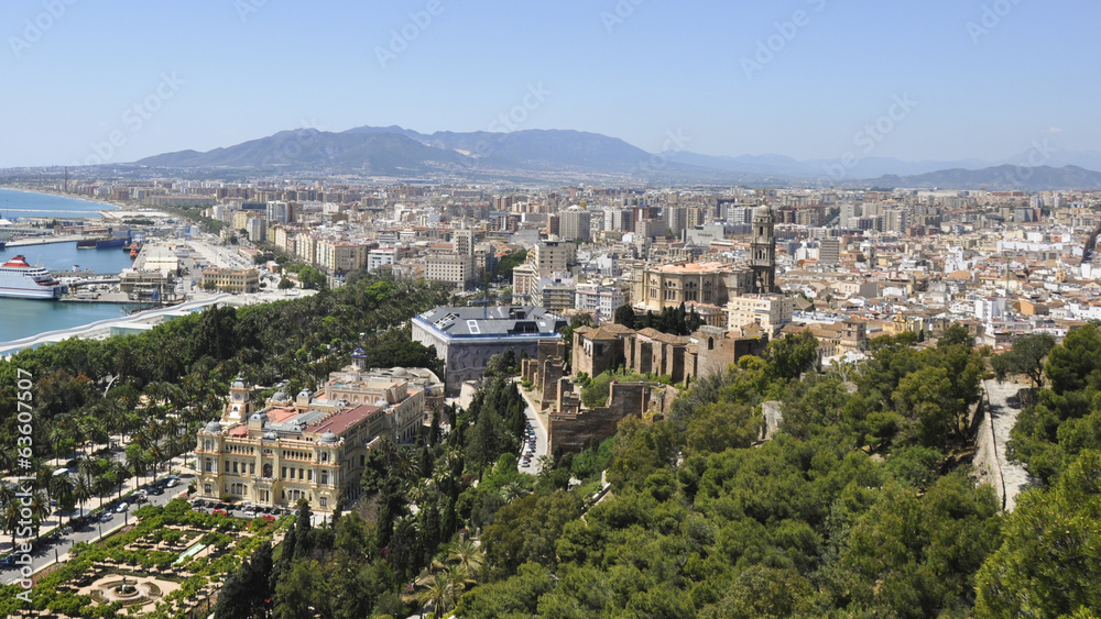 Fototapeta premium Malaga, stare miasto, widok, port i plaża, wiosna, Hiszpania