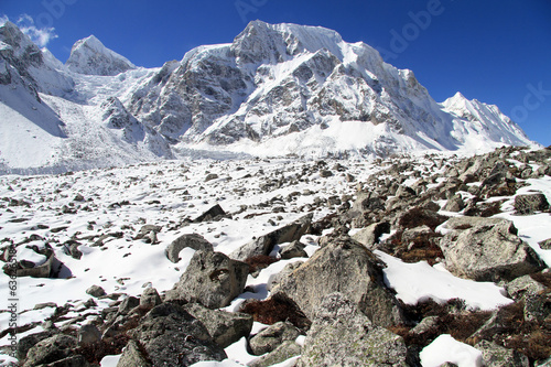 Snow peaks photo