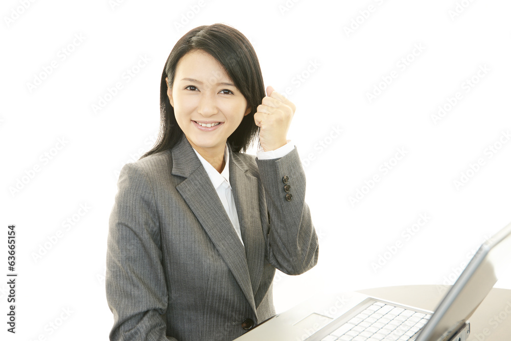 笑顔の女性 笑顔の女性