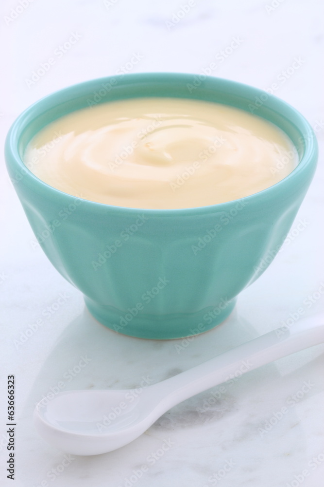 Fresh peach yogurt Fresh peach yogurt
