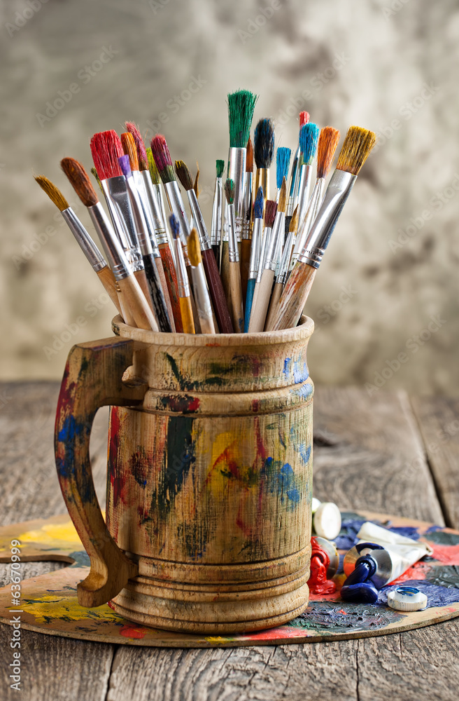 Obraz premium Paints and brushes