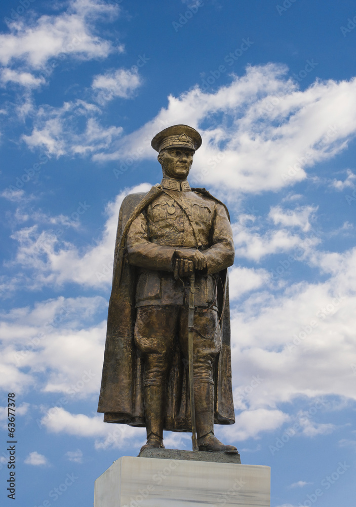 Fototapeta premium Turkish Leader Statue