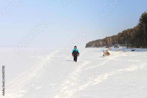 The man goes on snow