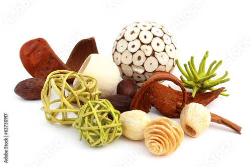 Quadro su tela Boules et écorces séchés (Pot pourri)