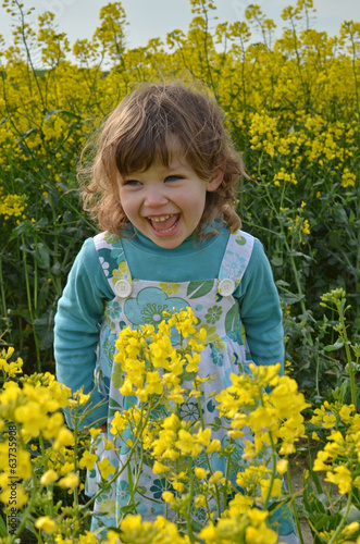 enfant au printemps