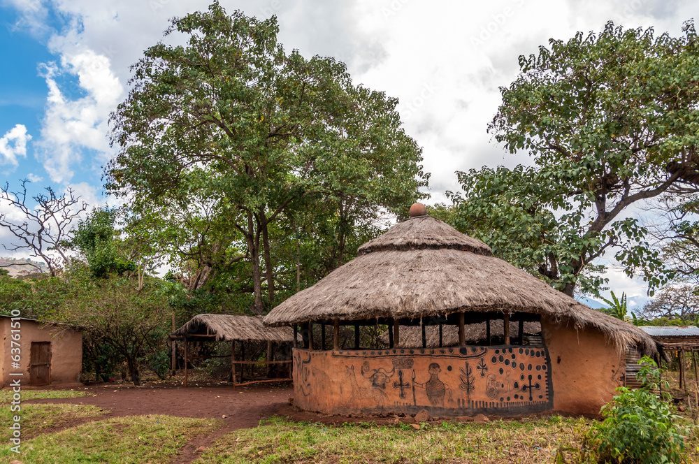 Painted houses in Omo NP