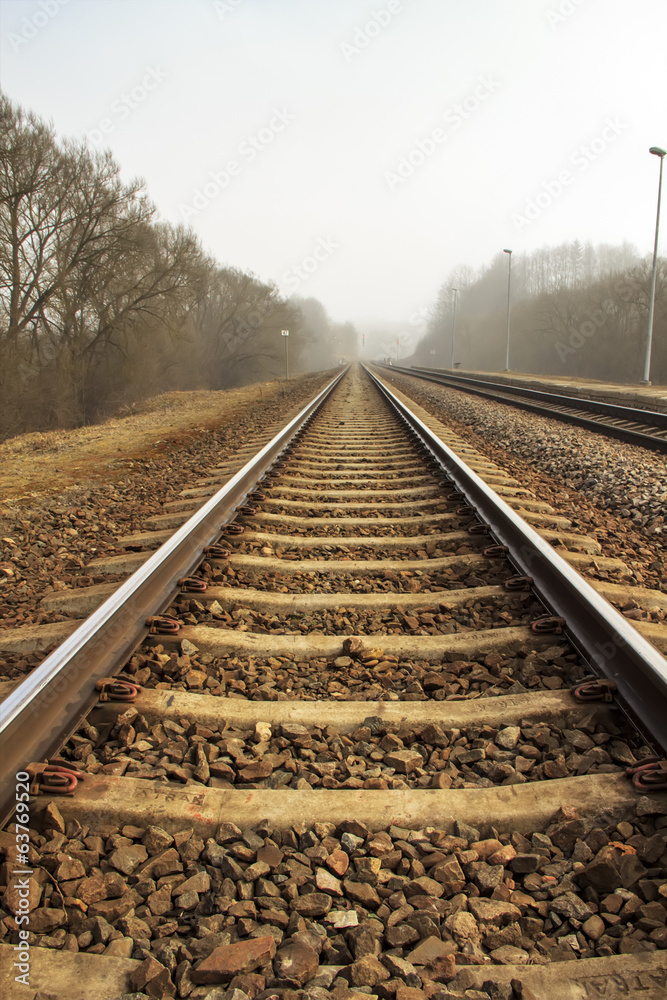 Fototapeta premium which leads rails