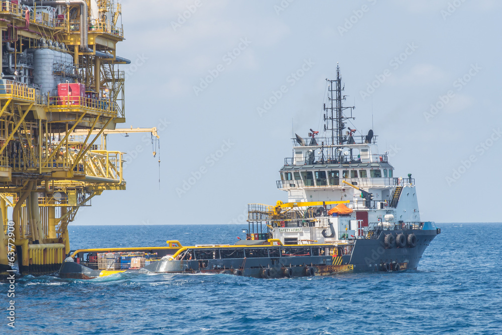 Fototapeta premium boat in oil platform on the sea