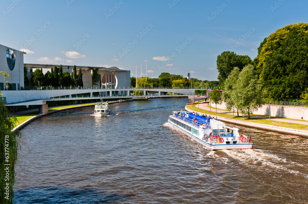 Fototapeta premium Amusement boats on Spree river, Berlin