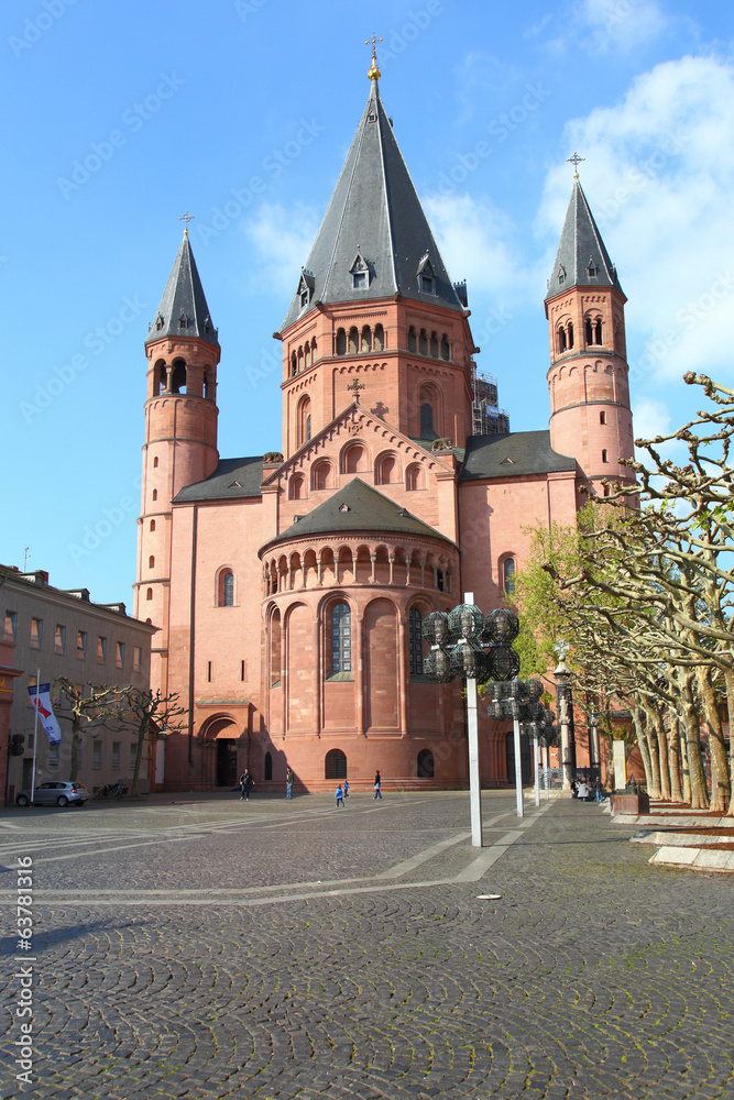 Mainzer Dom, Ostseite (April 2014)