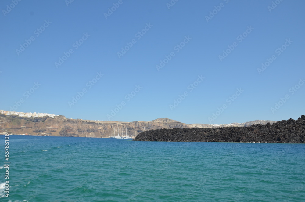 île volcanique près de Santorin, Grèce île volcanique près de Santorin, Grèce