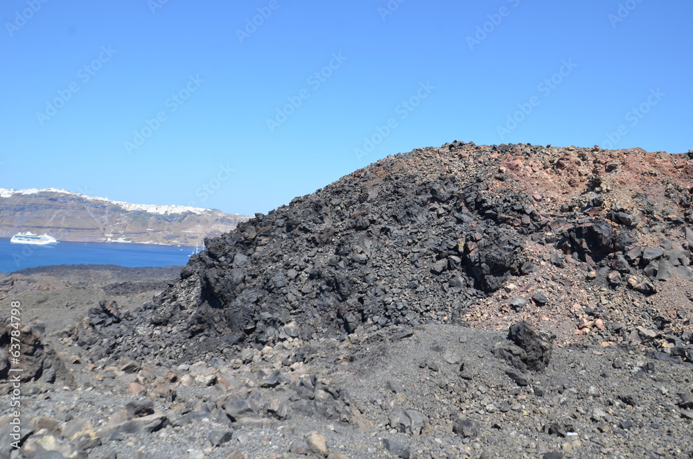 île volcanique près de Santorin, Grèce
