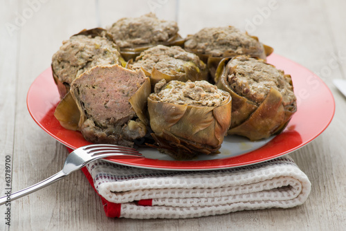 Carciofi ripieni di carne photo