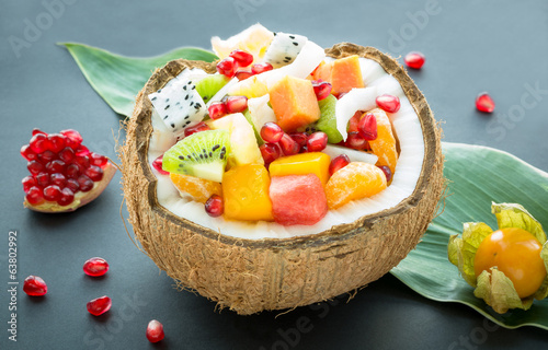 salade de fruits et noix de coco
