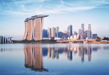 Fotobehang Singapore Singapore skyline bij vroege zonsopkomst  © fazon