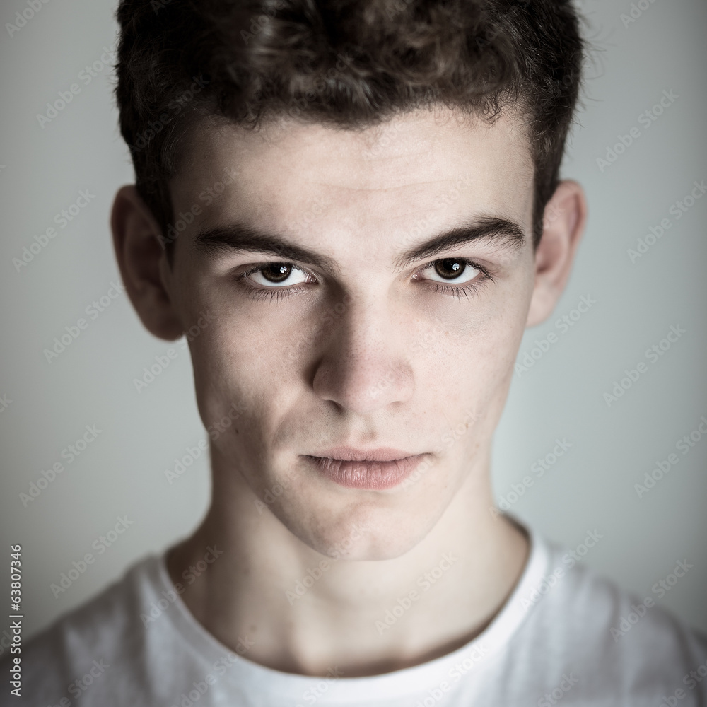 Obraz premium Intense young man