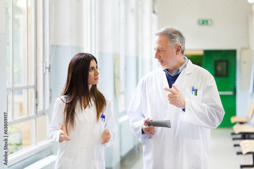 Fototapeta premium Doctors talking in an hospital