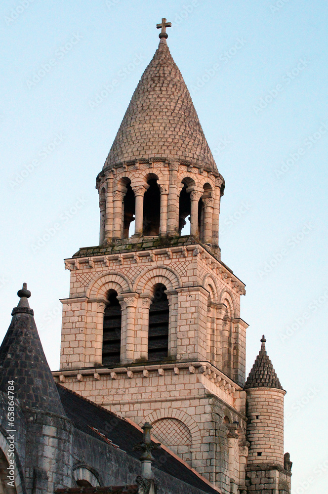 Clocher en écaille de l'église Notre-Dame la Grande de Poitiers