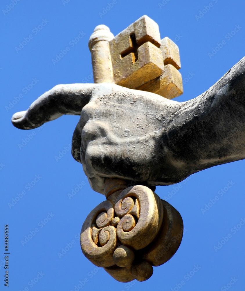 hand of san pietro in Vatican City keeps in his hand the Golden