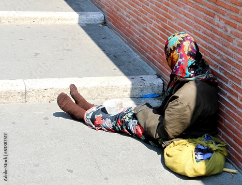 Photography ancient Gypsy with lurid clothes