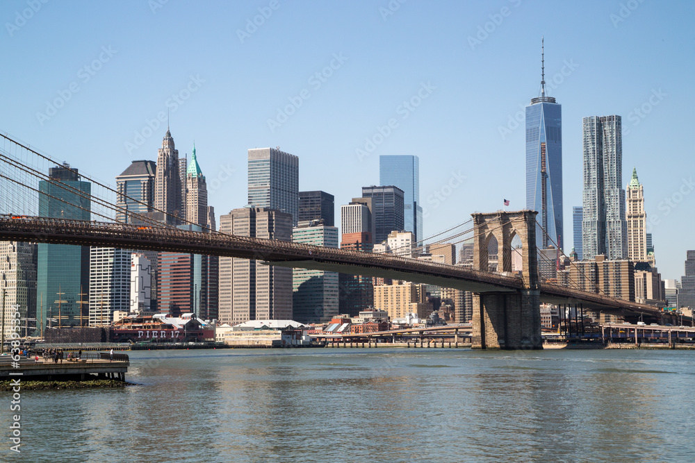 Fototapeta premium New York City Manhattan downtown skyline Brooklyn Bridge