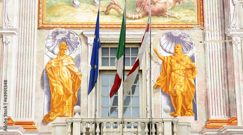 Fototapeta premium Fachada decorada de un palazzo en Génova, Italia