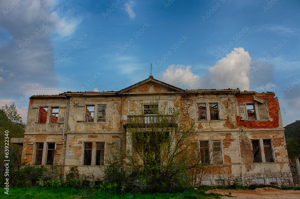 Abandoned mansion...