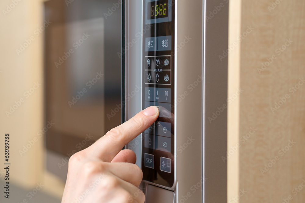 Using microwave oven