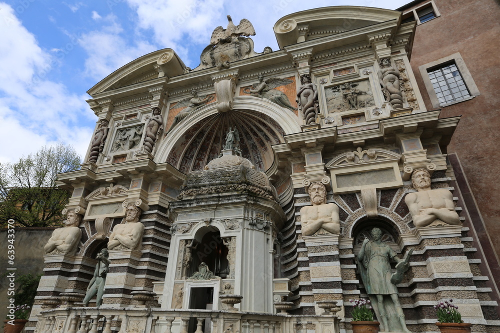 Obraz premium Tivoli-city in the Italian province of Lazio: parks & fountains