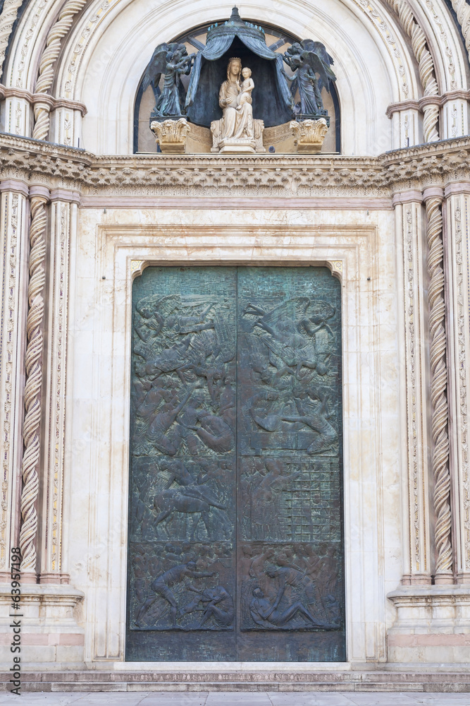 orvieto cathedral doorway