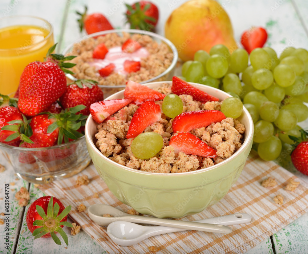 Breakfast cereals with strawberries Breakfast cereals with strawberries