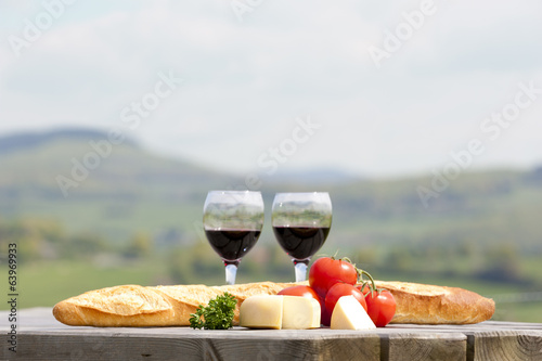 Wein, Käse und Brot