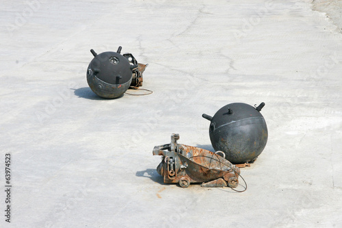 Naval mines