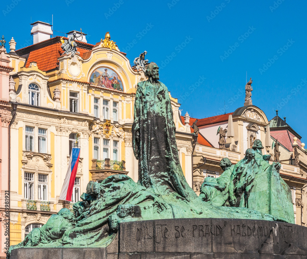Fototapeta premium Old Town Square (Staromestske namestí), Jan Hus monument