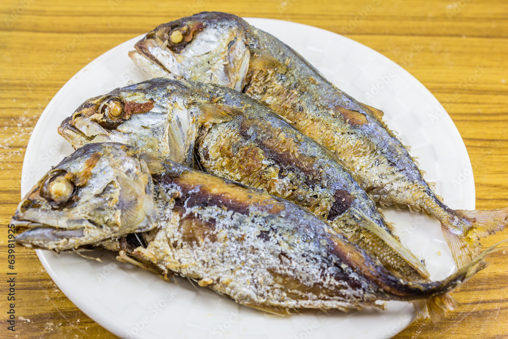 fried mackerel in plate