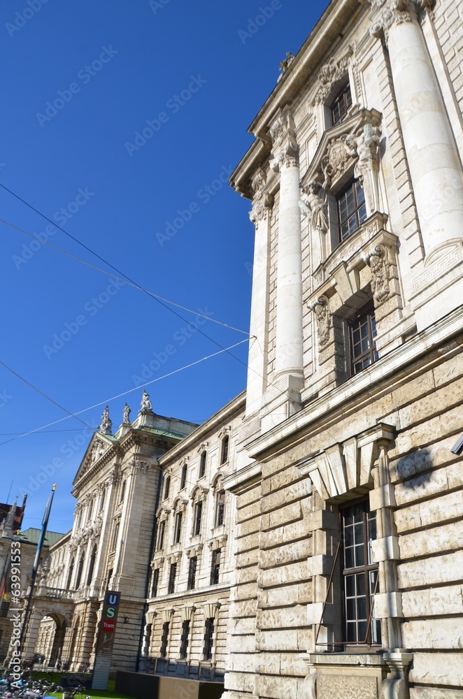 Obraz premium Karlsplatz, Münich, palais de Justice