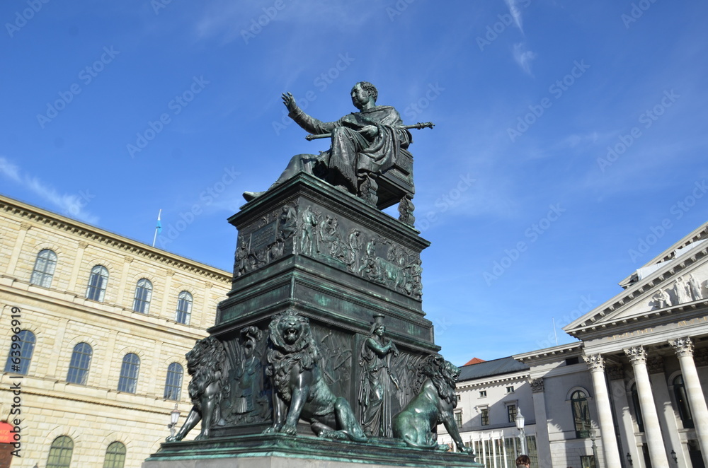Opéra , statue maximilien 1er de Bavière,  München