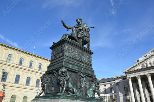 Opéra , statue maximilien 1er de Bavière, München